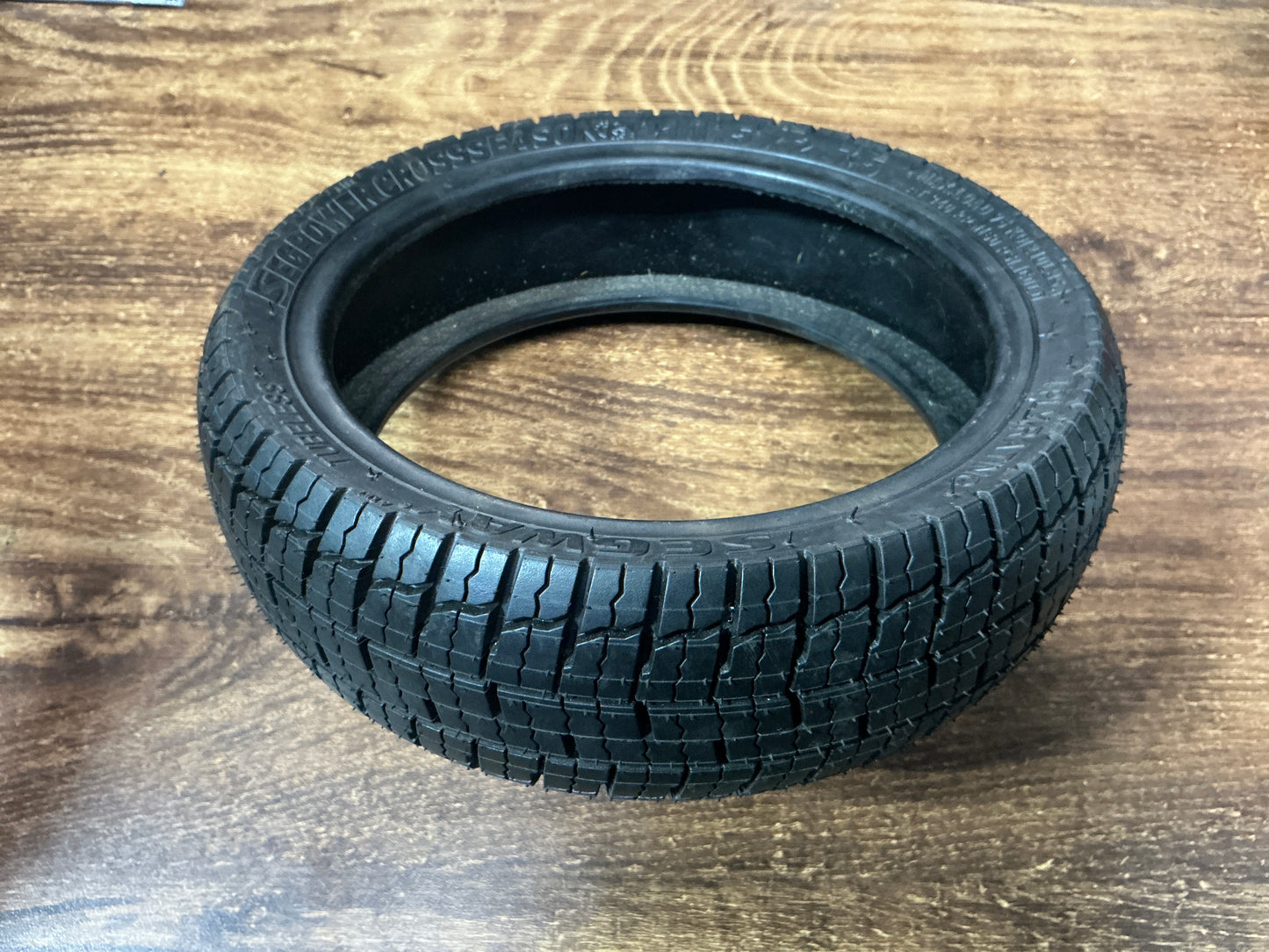 10.5x2.75 Segpower Cross Season Tubeless Road Electric Scooter Tyre goo lined