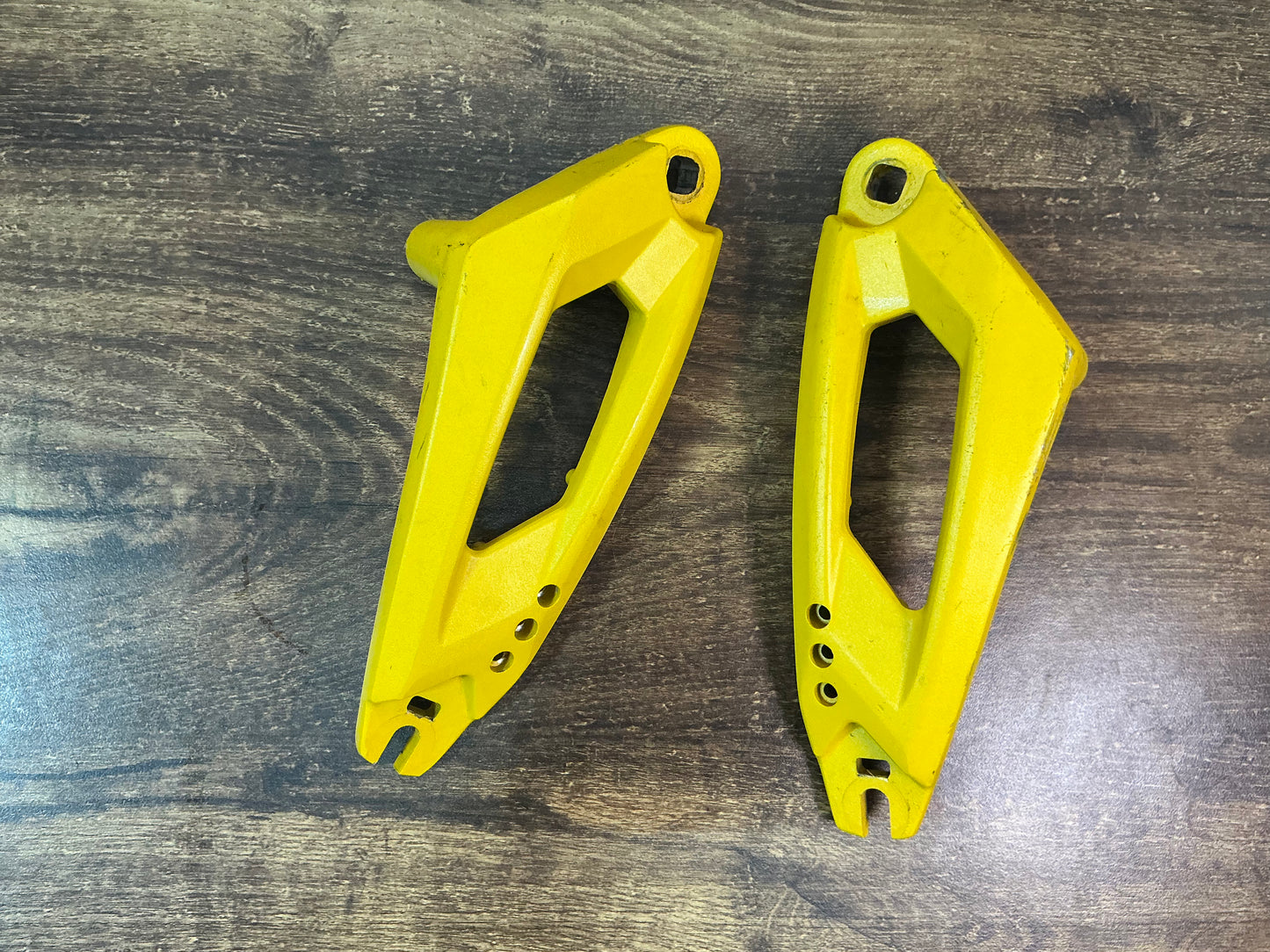 SECOND HAND - FRONT/ REAR SWING ARM FOR VSETT 10+