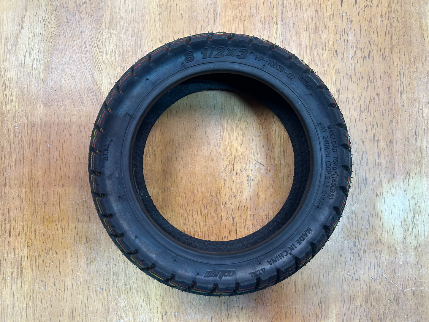8 1/2 x 3 Ulip Road Tyre