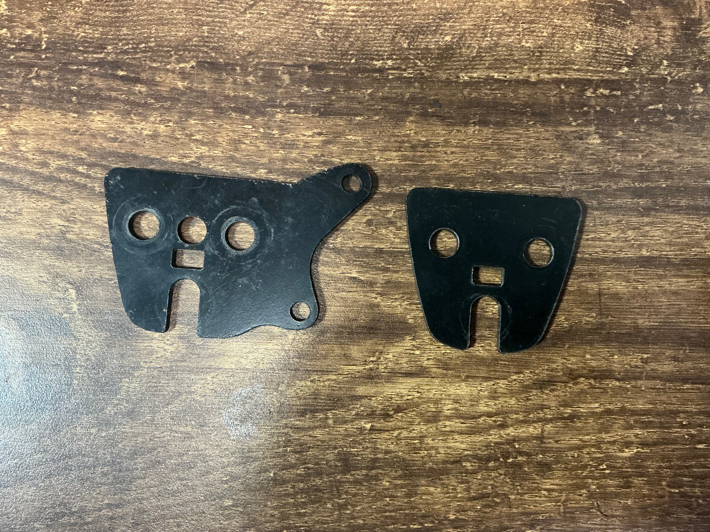 SECOND HAND - FRONT DUAL SUSPENSION LOWER BRACKET SET FOR DRAGON GTS/ GTR V2