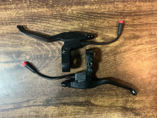 SECOND HAND - BRAKE LEVER PAIR WITH SENSOR FOR MOST MODELS