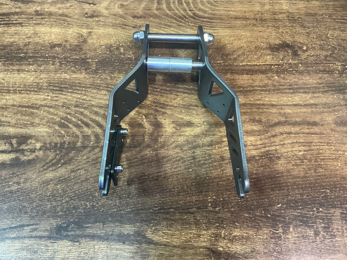 SECOND HAND - REAR SWING ARM DRAGON CYCLONE/ CYCLONE PRO