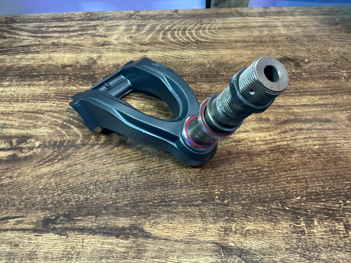 SECOND HAND - UPPER CONTROL ARM FOR MERCANE WIDEWHEEL PRO