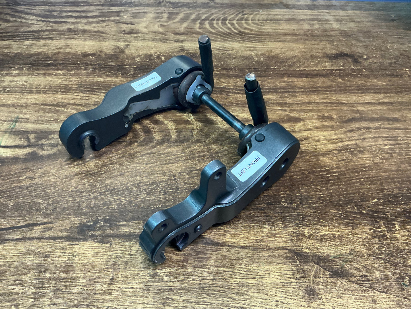 SECOND HAND - FRONT SWING ARM FOR MERCANE WIDEWHEEL PRO