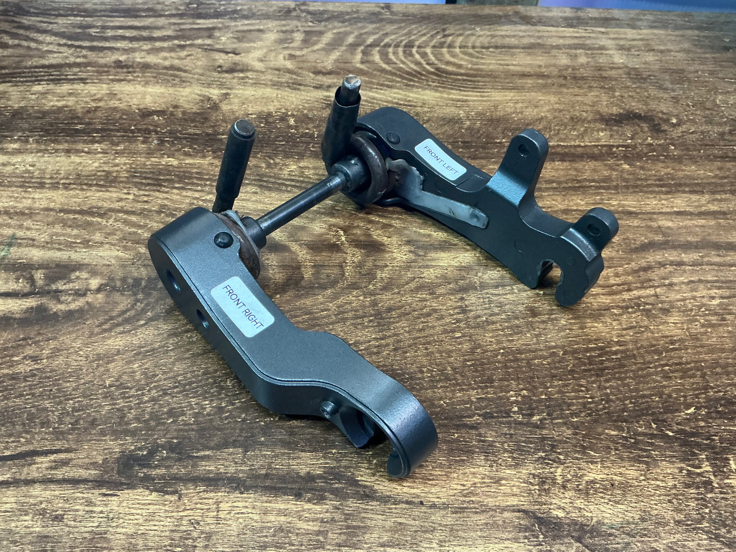 SECOND HAND - FRONT SWING ARM FOR MERCANE WIDEWHEEL PRO