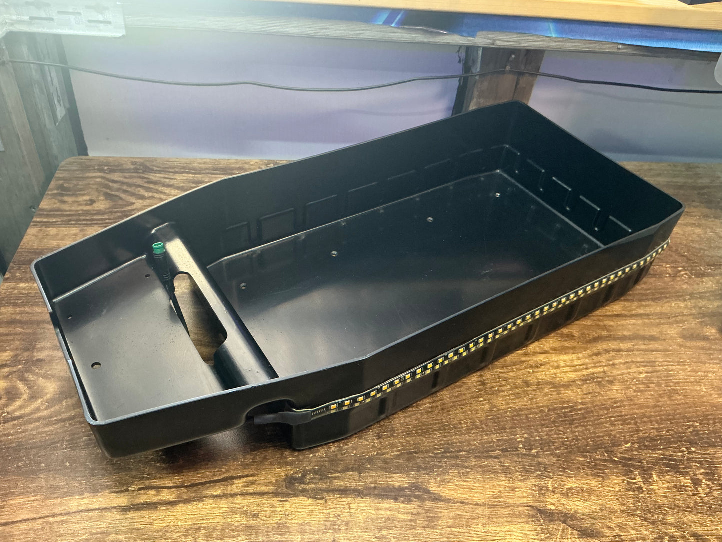 SECOND HAND - BATTERY BOX WITH LED STRIP FOR NAMI BURN E 2