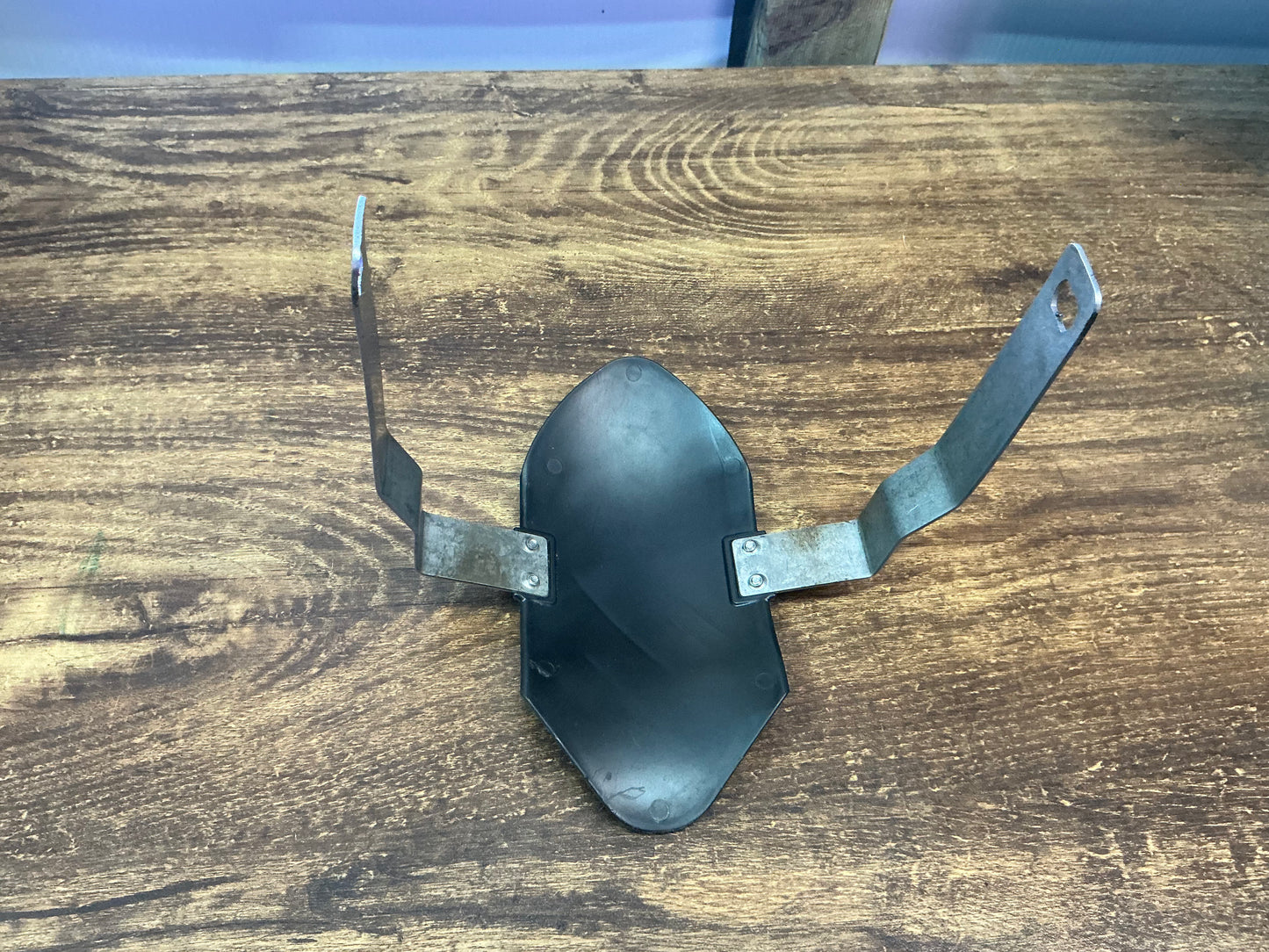 SECOND HAND - REAR FENDER WITH BRACKETS FOR NAMI BURN E 2