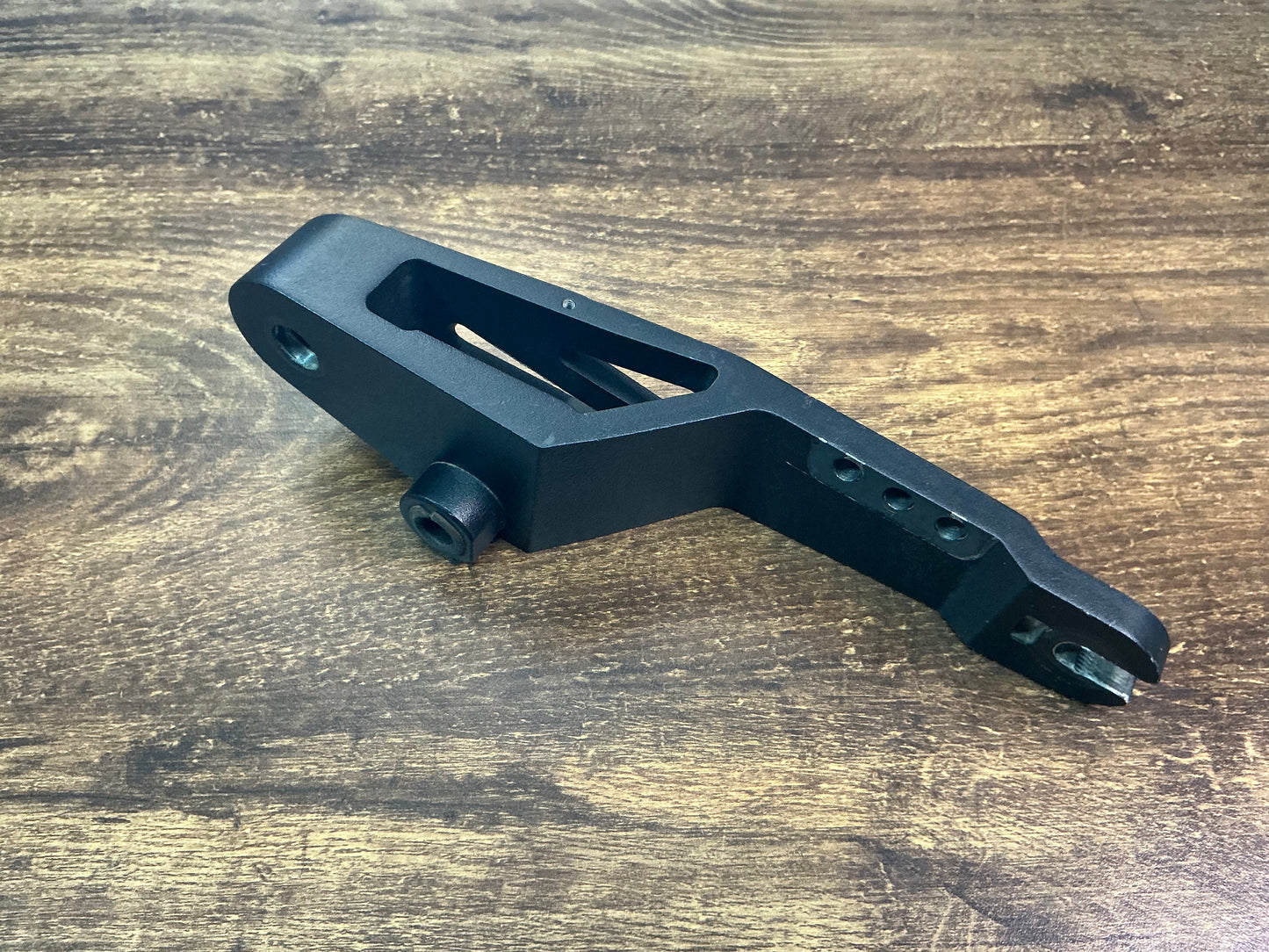 SECOND HAND - BLACK REAR SWING ARM FOR DRAGON RAPTOR
