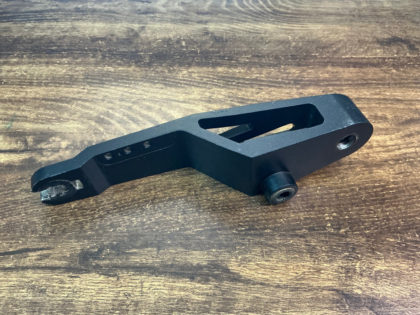 SECOND HAND - BLACK REAR SWING ARM FOR DRAGON RAPTOR