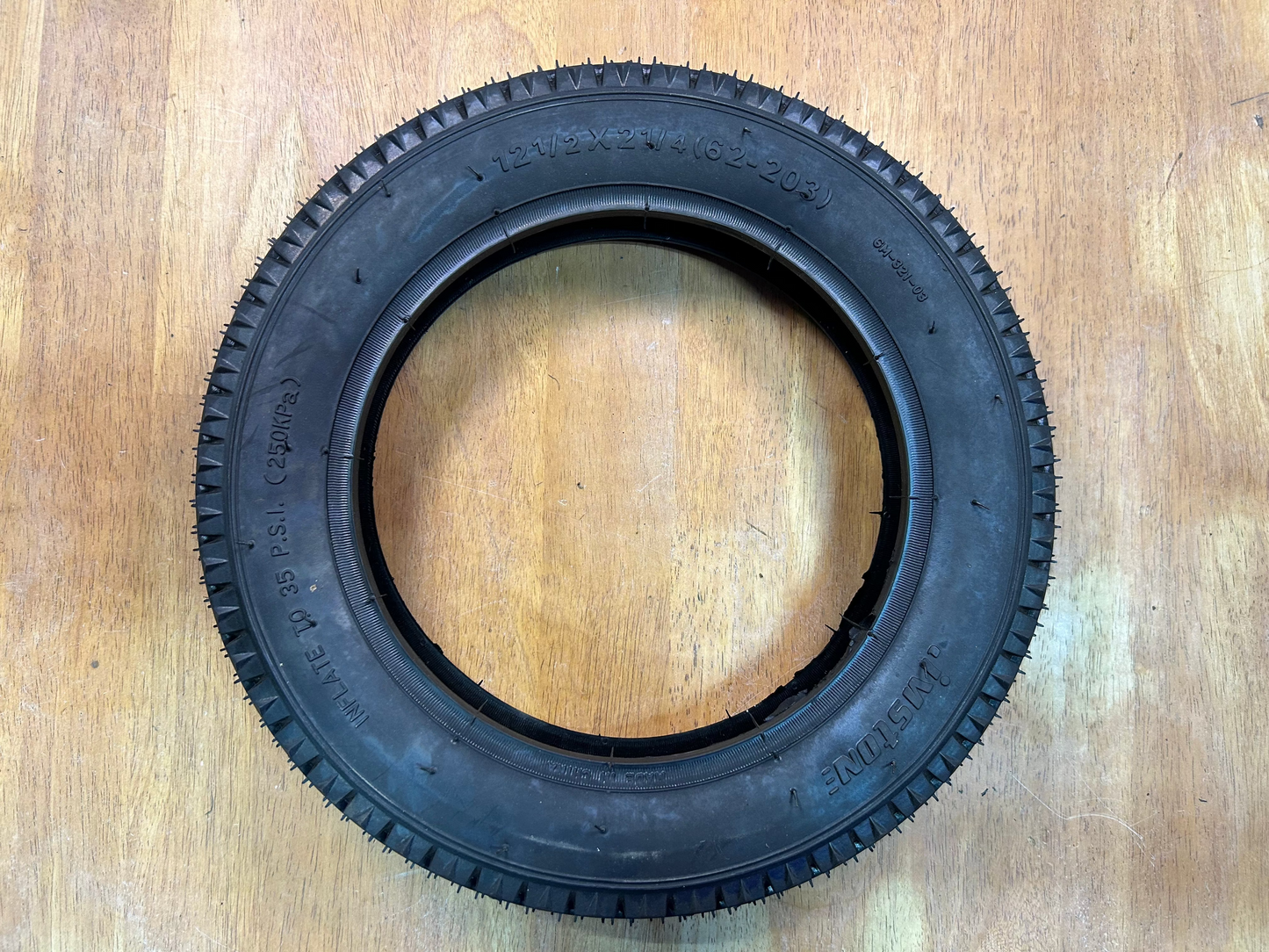 12 - 1/2 x 2 - 1/4 Semi Offroad Tyre